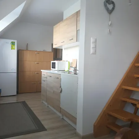 Que Apartment *